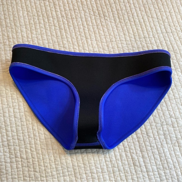 Triangl Blue Neoprene Bikini Bottom. Size L - Picture 3 of 6